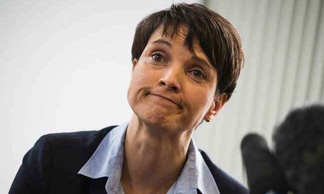 Ραγδαίες εξελίξεις στο AfD – Αποχωρεί από το κόμμα η Φράουκε Πέτρι